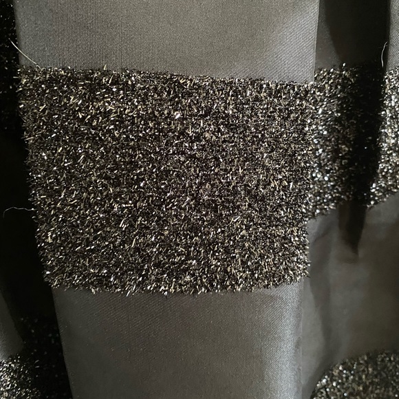 Like New - Fun Skirt - Picture 5 of 6